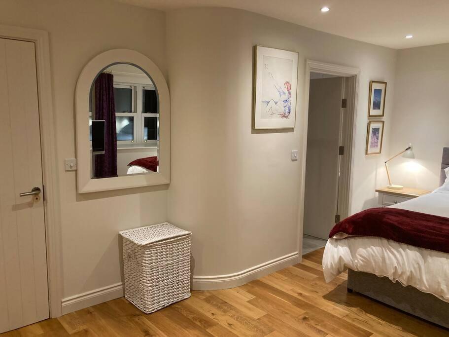 2 Quay Road, Killala. Stunning Sea Front Cottage المظهر الخارجي الصورة