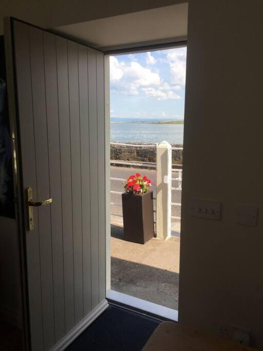 2 Quay Road, Killala. Stunning Sea Front Cottage المظهر الخارجي الصورة